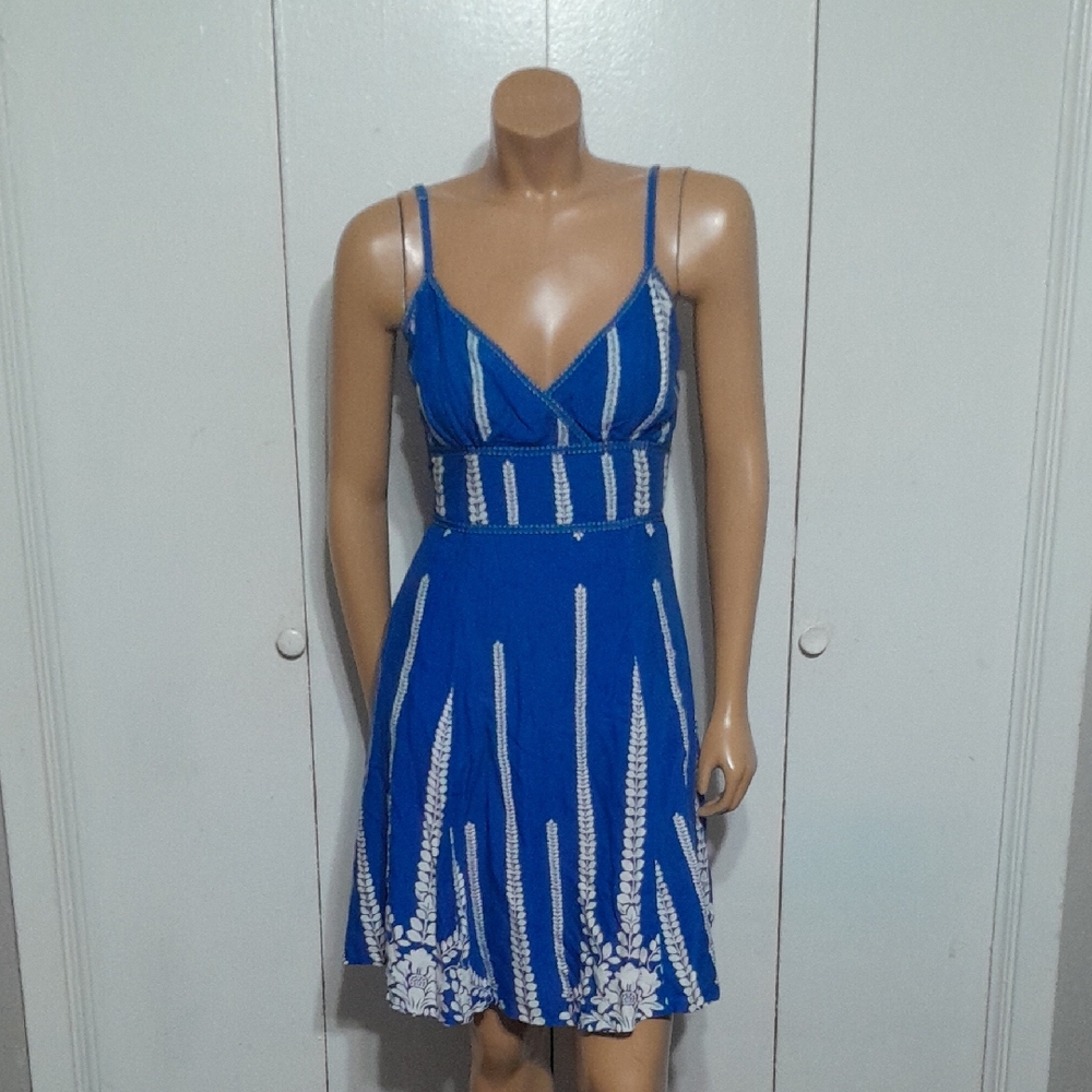 Elegant Blue Floral Mini Dress